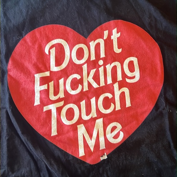 ANVIL Gildan Black Tee with Bold Red Heart Graphic - don’t fucking touch me!!!! - Picture 3 of 11